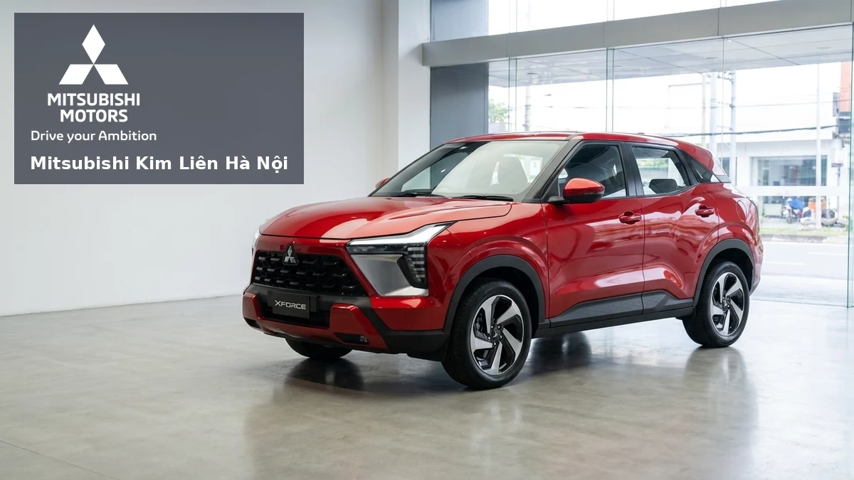 Mitsubishi Xforce có mấy phiên bản — bản Luxury màu đỏ trong showroom, góc 3/4 trước