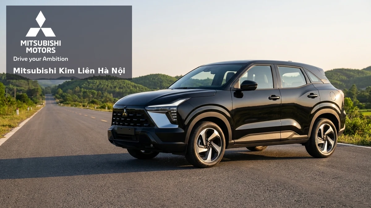 Xforce bản nào đi đường dài — Xforce Luxury màu đen bên đường quốc lộ