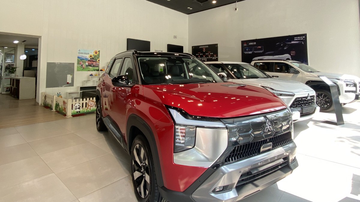 Mitsubishi Destinator tại Mitsubishi Kim Liên Hà Nội