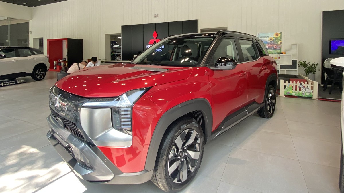 Mitsubishi Destinator tại Mitsubishi Kim Liên Hà Nội